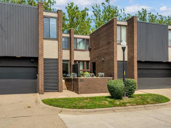 1243 Navarre Pl, Detroit, MI 48207