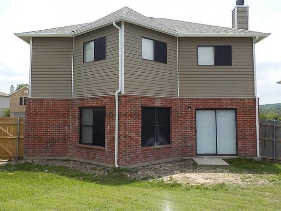 3rd image of 305 Willow Oak Dr