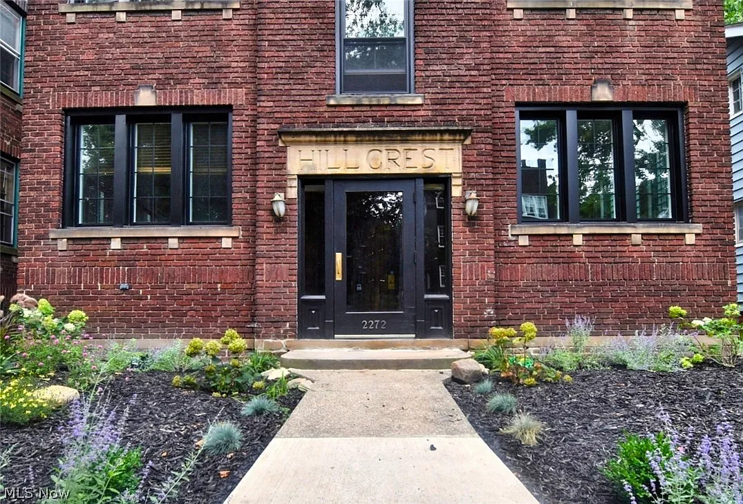 2 bed, 1.0 bath, $1,700 — Photo 2