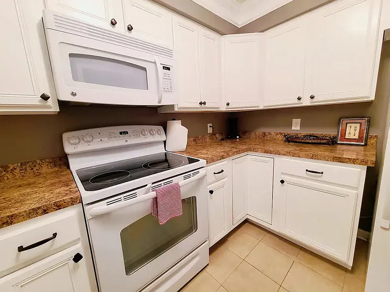 404 Bainbridge Ct #E2 — Photo 20