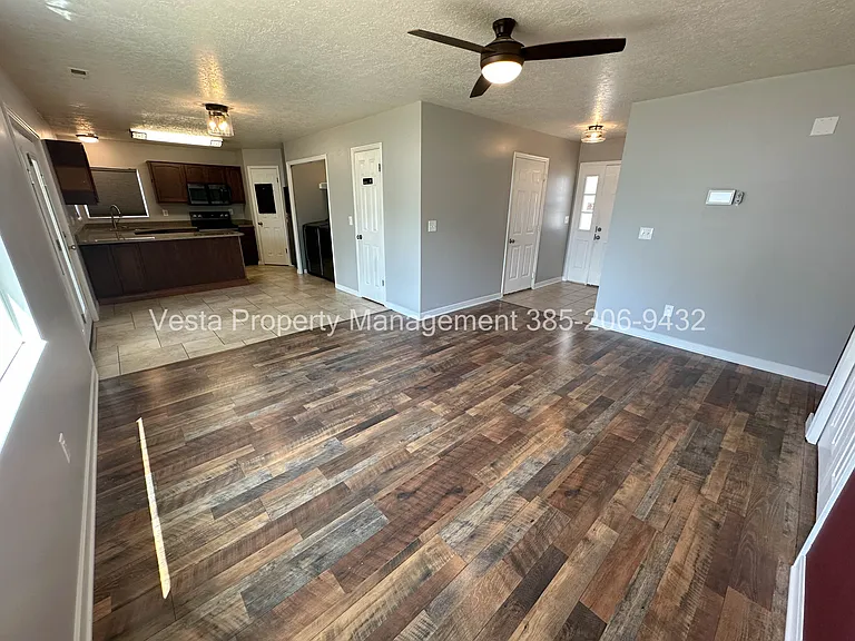 1293 W 570 N — Photo 3