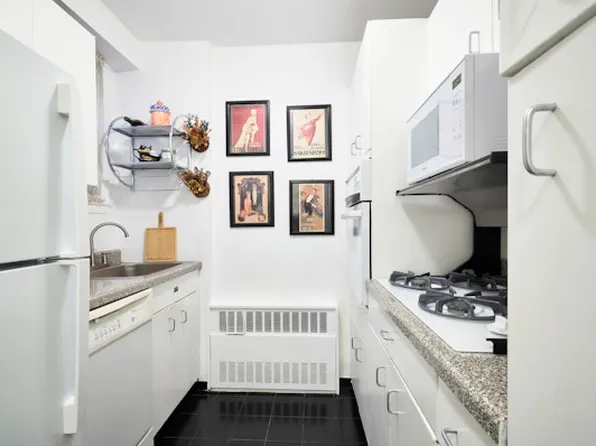 123 East 75th Street image 2 of 4