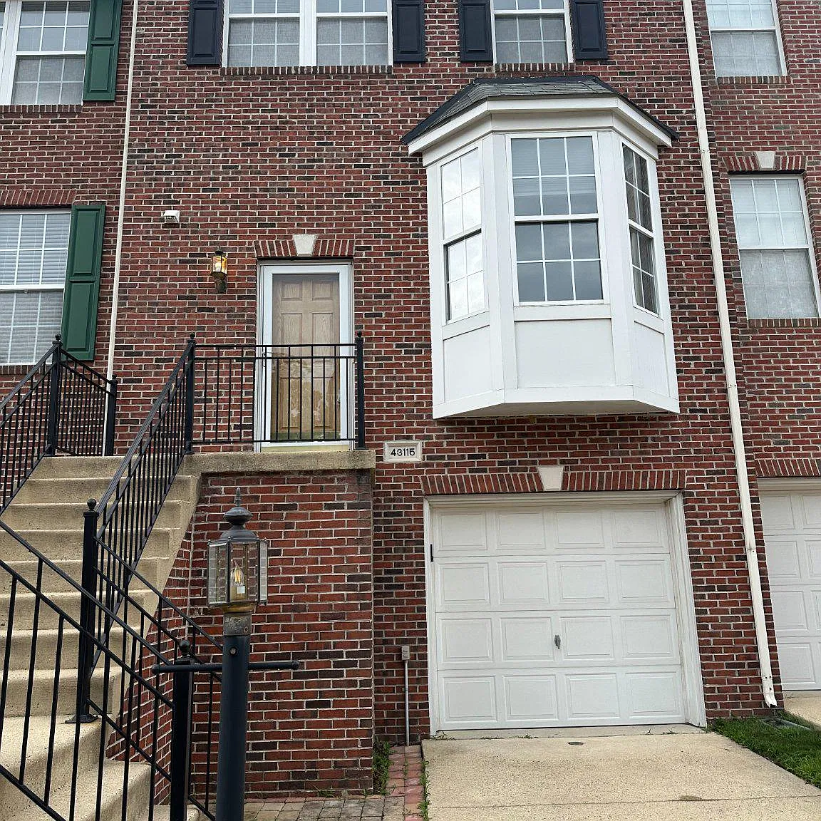 3 bed, 4.0 bath, 2367 sqft, $3,350 — Photo 1