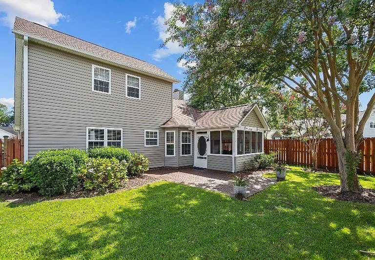 4401 Southfield Ct — Photo 2