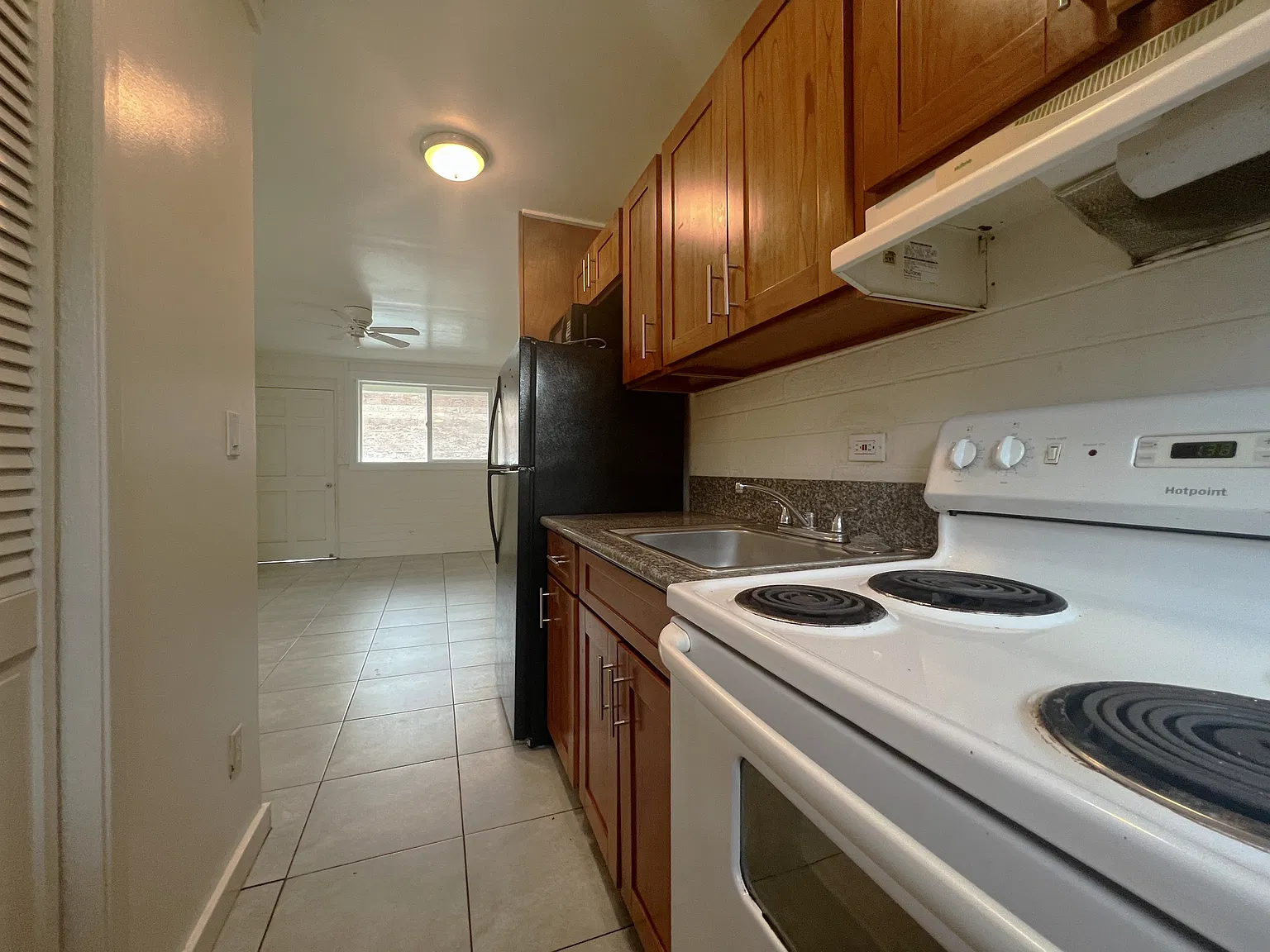 2 bed, 572 sqft, $1,875 — Photo 3