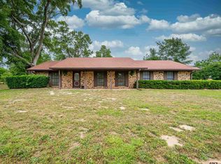 203 Trigger Dr, Chandler, TX 75758