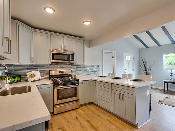 3rd image of 3504 Marlborough Ave