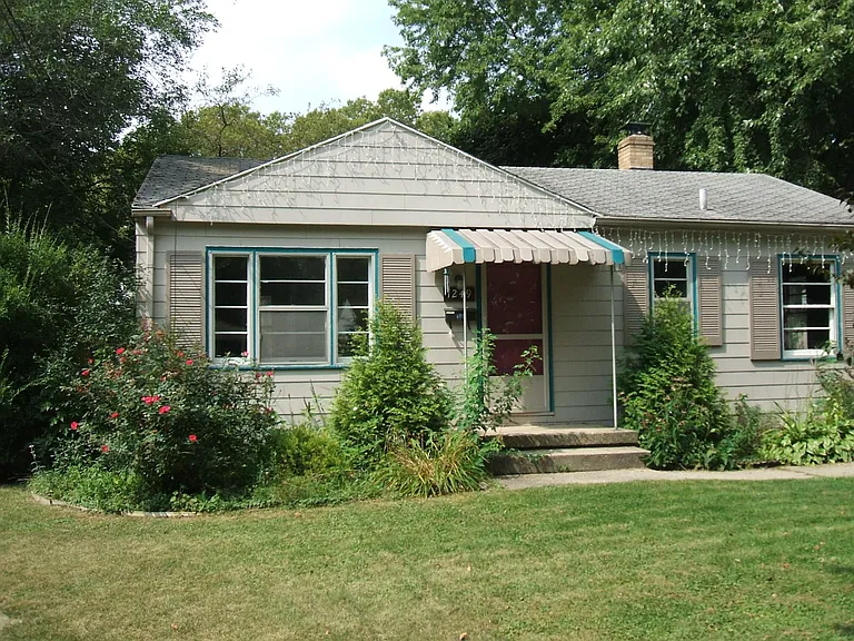 1249 Eastern Pl NE — Photo 36