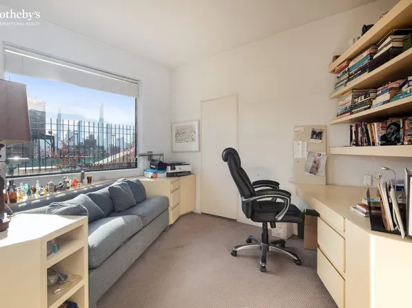 940 Park Avenue image 14 of 23