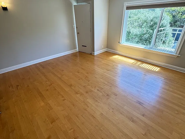 1142 Green Street 1 Sharp Pl — Photo 6