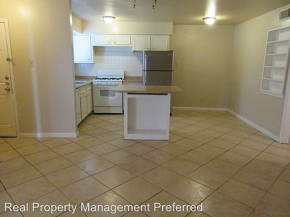 3rd image of 1101 E Main St APT 08