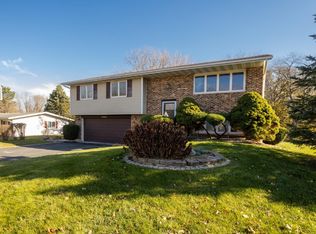 4020 Kingsway Dr, Crown Point, IN