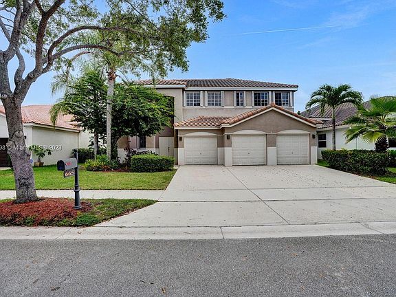 3rd image of 665 Heritage Dr