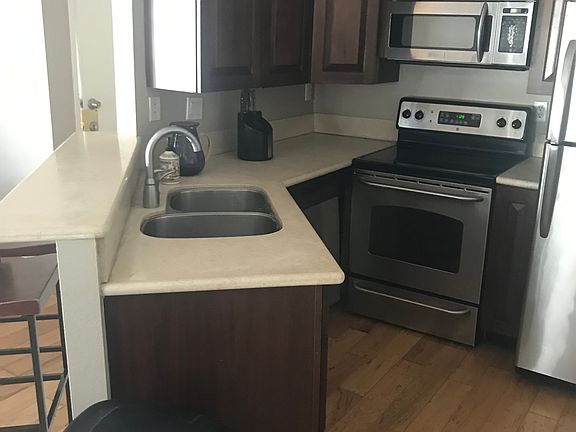4th image of 490 Elm Dr Unit 206