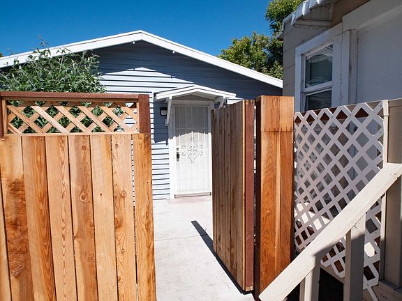 2nd image of 5938 Vallejo St #C