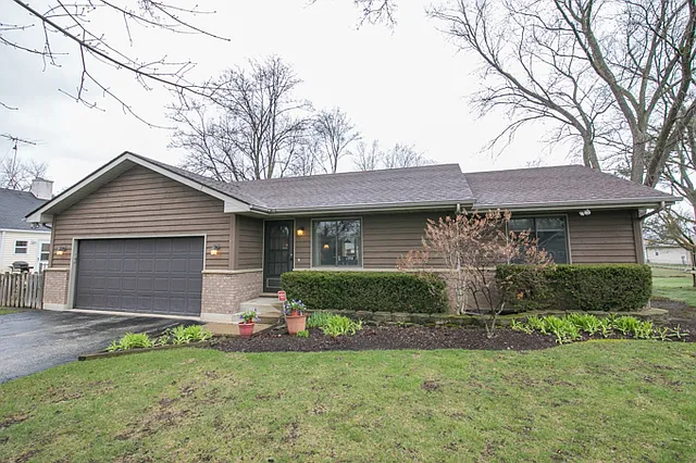 10240 W Ames Ave photo 1