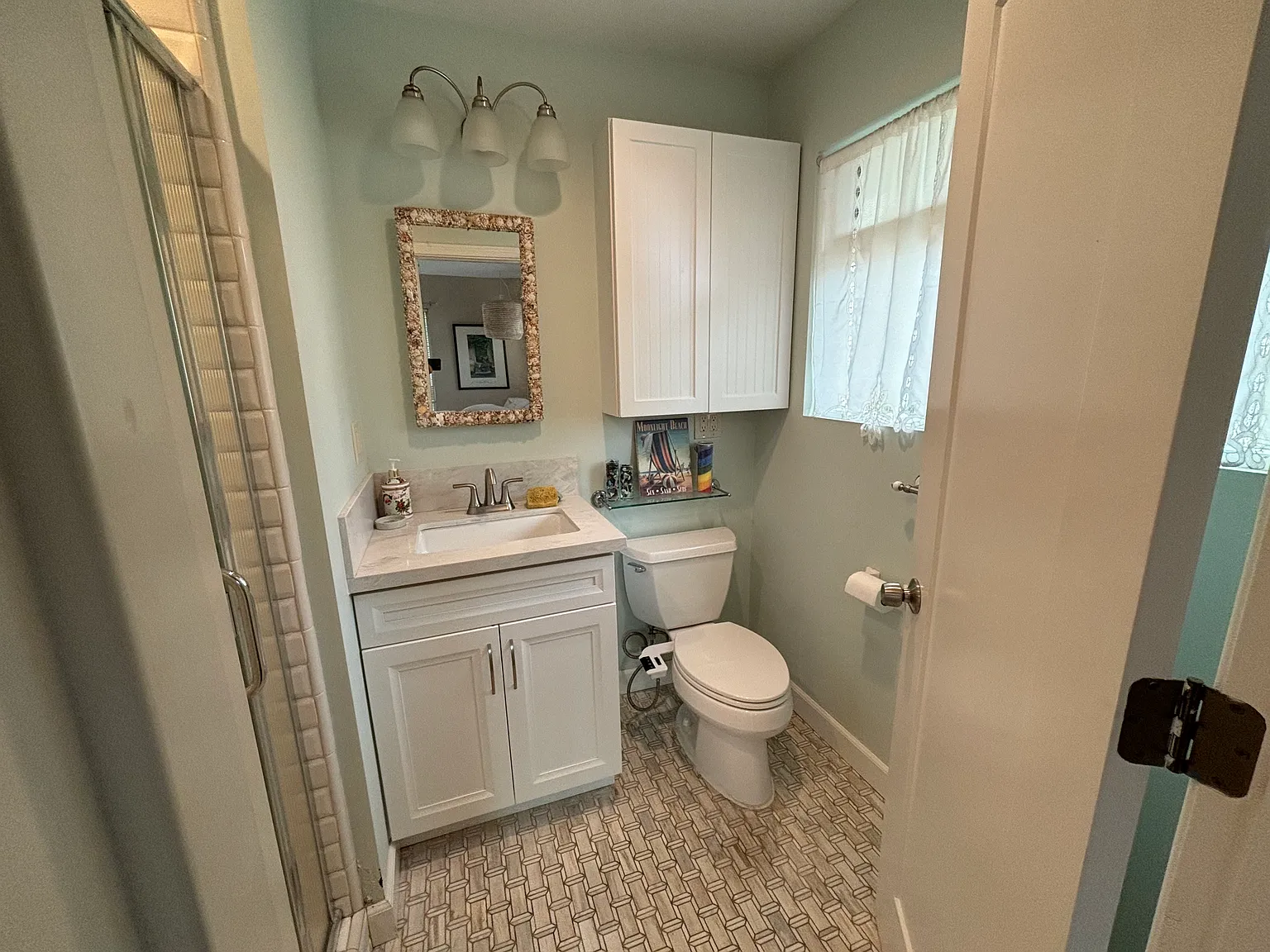 Studio, 200 sqft, $2,200 — Photo 3