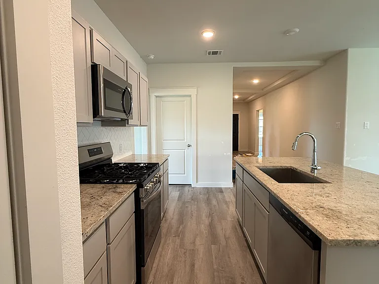 1454 Everett Gardens Way — Photo 5