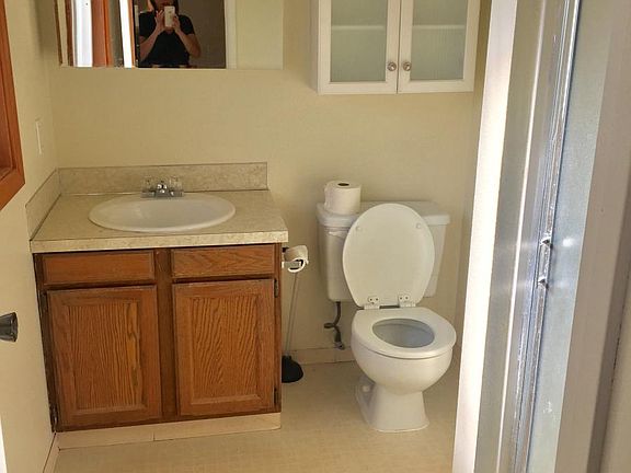 Master bedroom bathroom