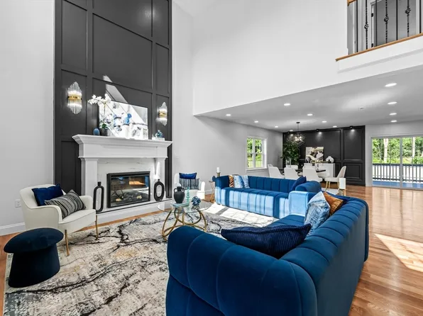 1455 Turnpike St, Stoughton, MA 02072