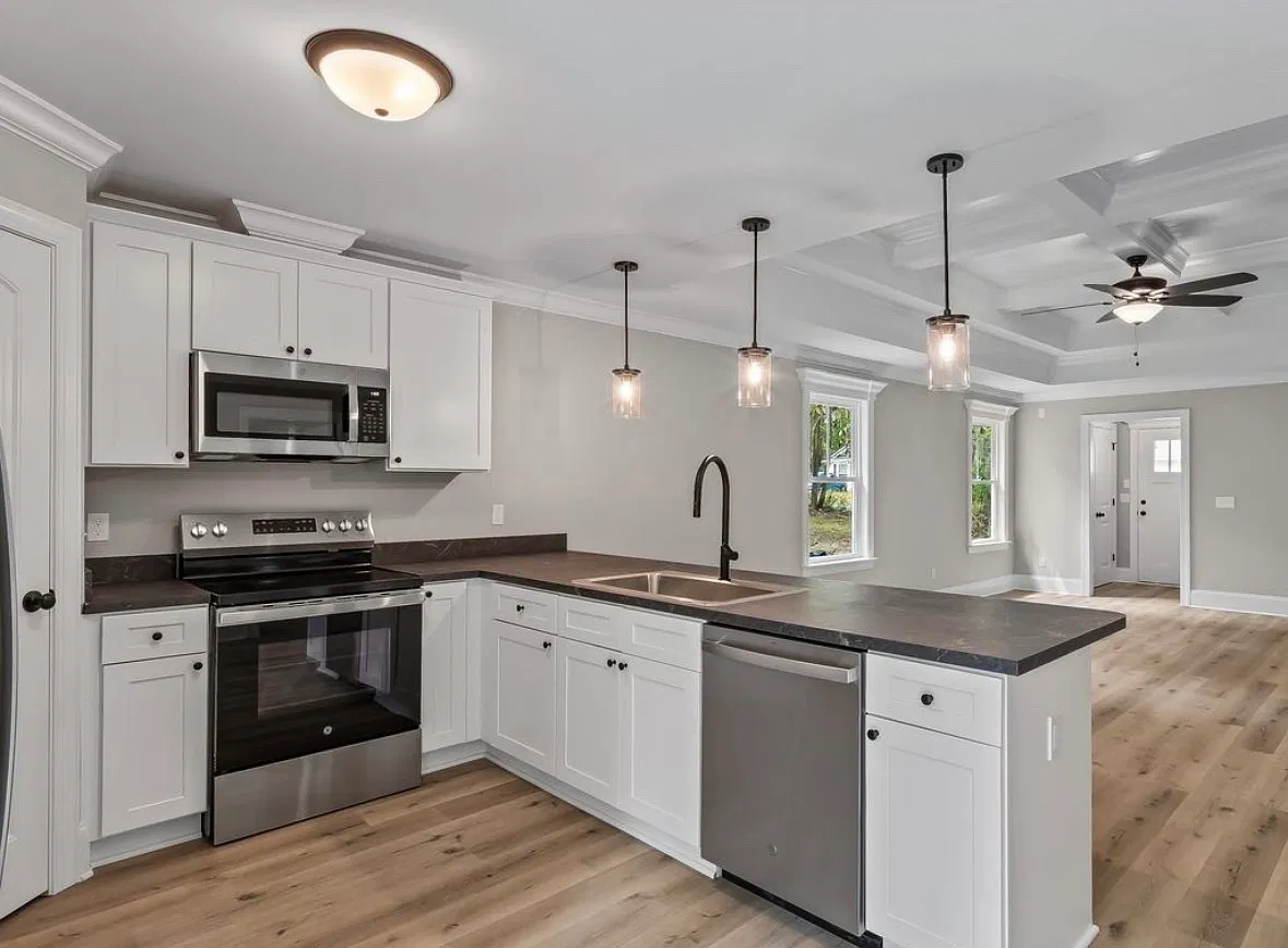 4 bed, 1497 sqft, $2,300 — Photo 3