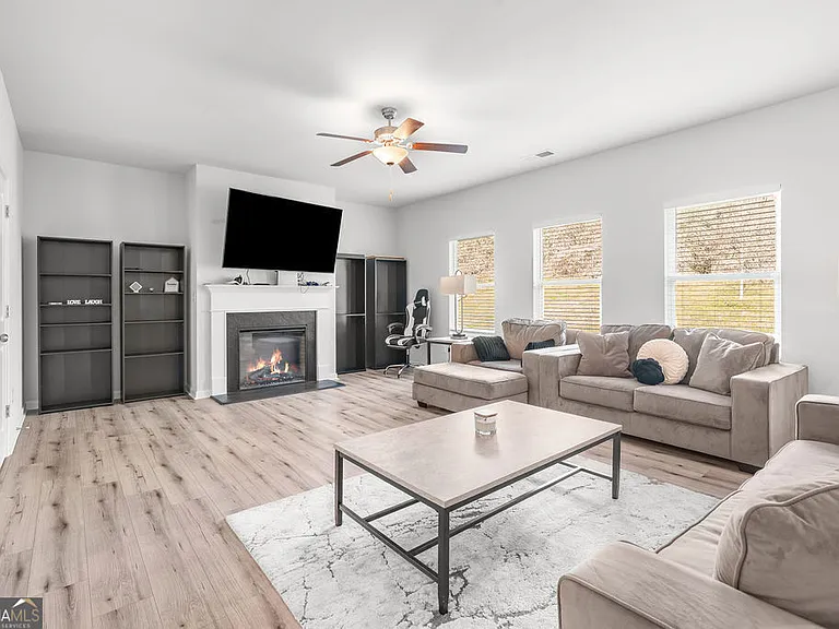 100 Petunia Ct — Photo 12