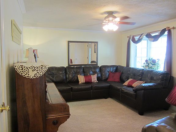 5th image of 248 Cosmos Dr
