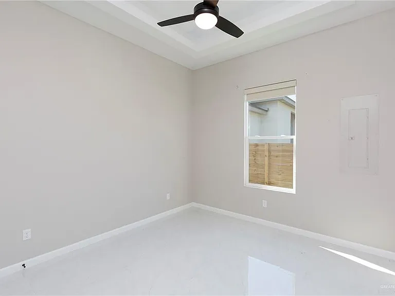 7305 N 25th Ln — Photo 17