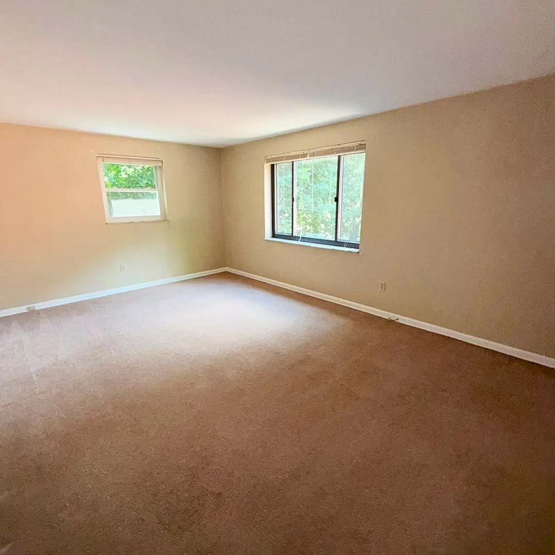 3447-3453 Evergreen Rd — Photo 1
