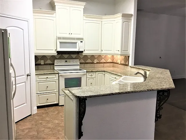 2322 Sean St — Photo 2