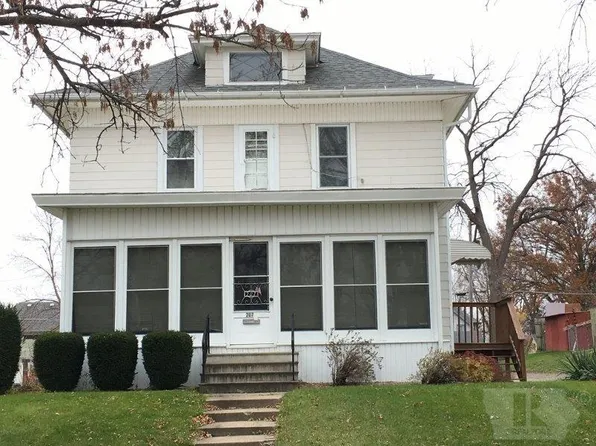 207 N 1st St, Marshalltown, IA 50158
