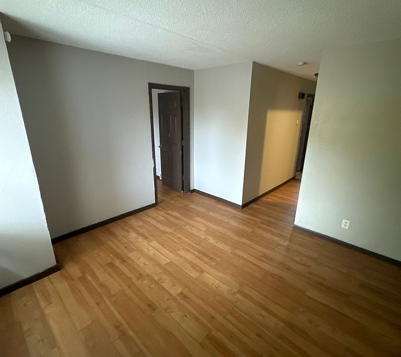 1st image of 3014 15th Ave S APT 2