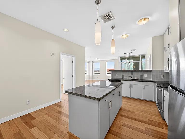 3810 Wilshire Blvd #1405 — Photo 6
