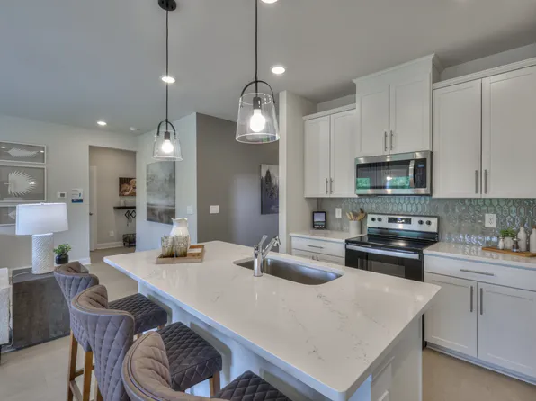 1925 Mahala Dr, Hermitage, TN 37076