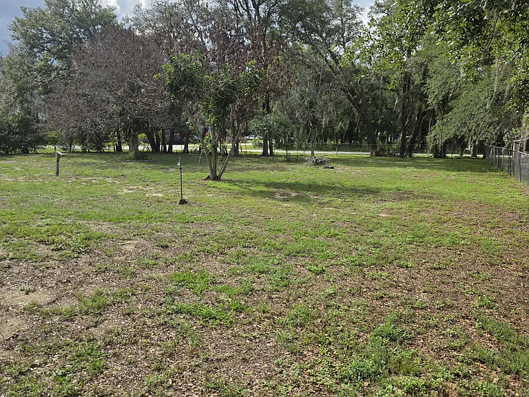 1750 N Valencia Dr — Photo 24