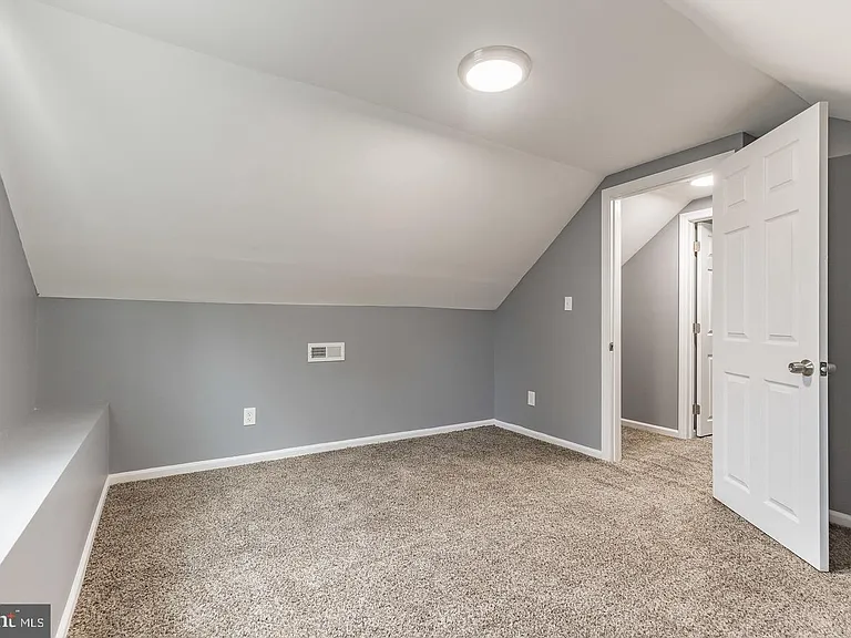 215 W Gloucester Pike — Photo 28