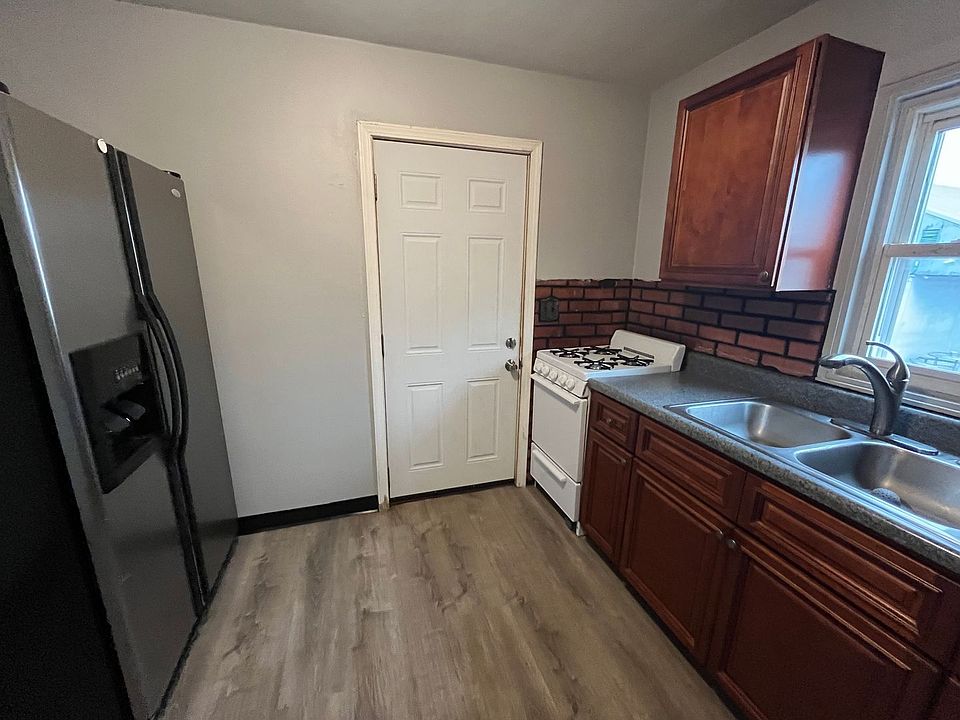 1st image of 53 E Rosewood Dr