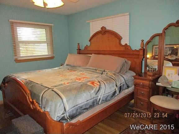 5th image of 2527 Wendell Ave