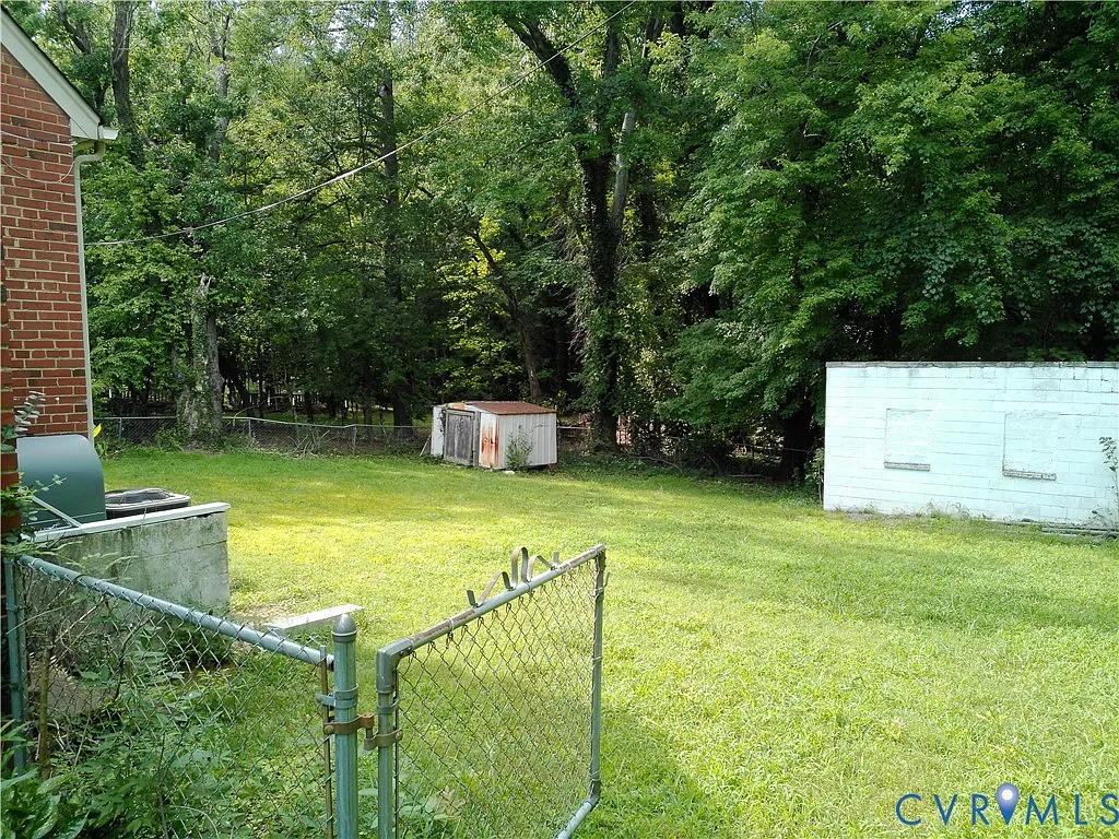 3 bed, 2.0 bath, 1798 sqft, $2,150 — Photo 3