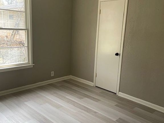 4th image of 1415 Hackberry Ave