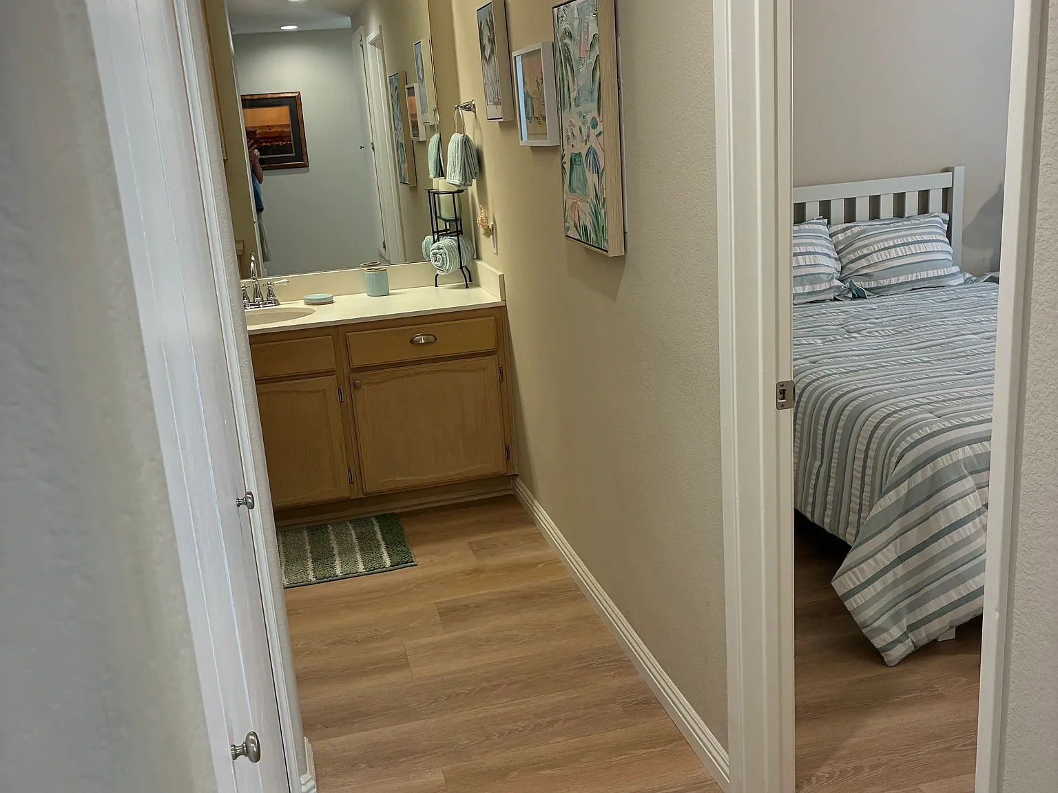 2 bed, 1008 sqft, $3,800 — Photo 2