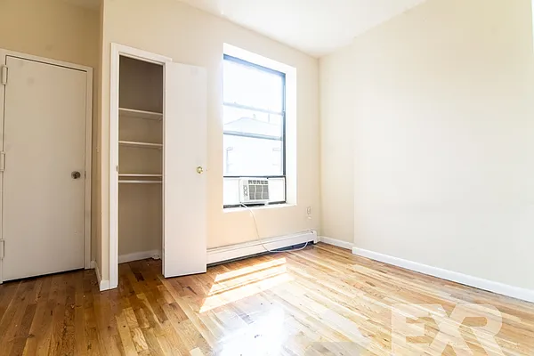 Rented by EXR | media 25