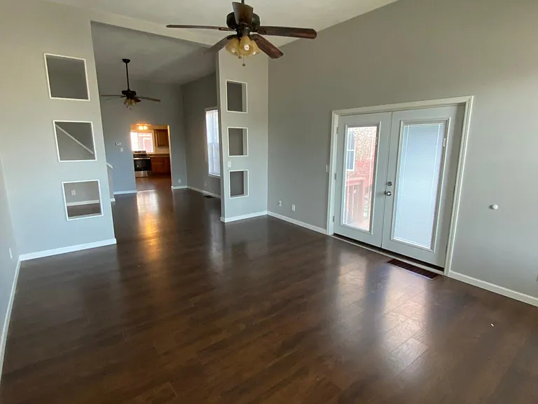 204 E Hanover St — Photo 2