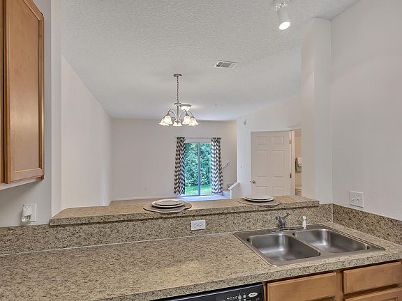 5th image of 284 Leese Dr
