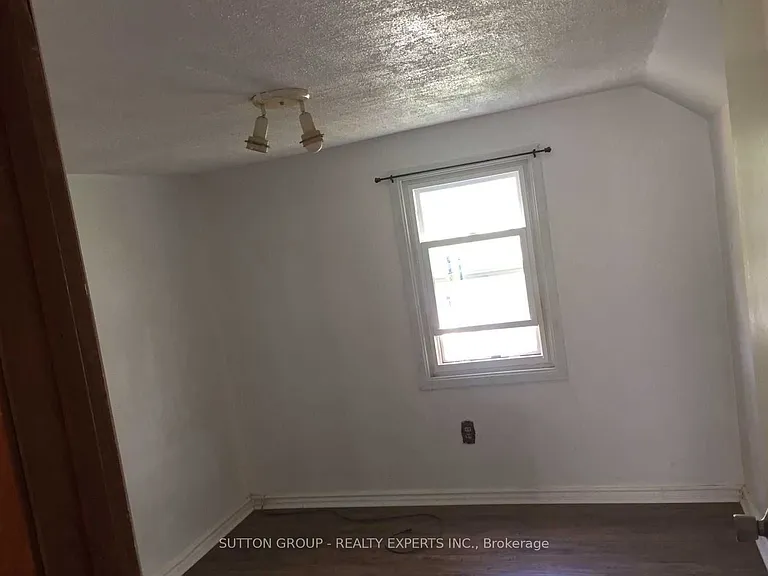 312239 Grey St N #8 — Photo 10