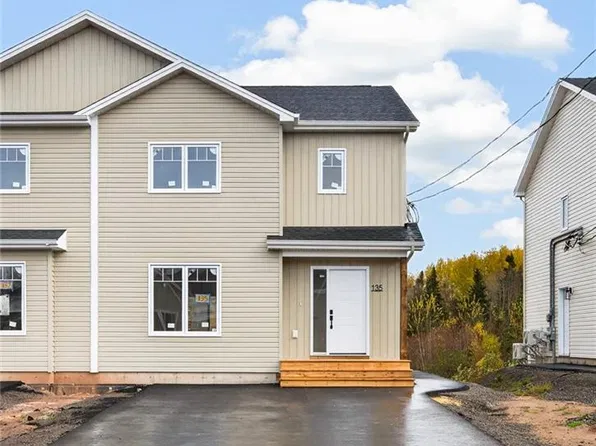 135 Beau Domaine Ct, Dieppe, NB E1A 9H5