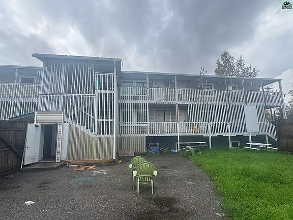 4th image of 720 10th Ave