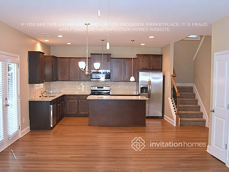 378 White Trillium Dr — Photo 3