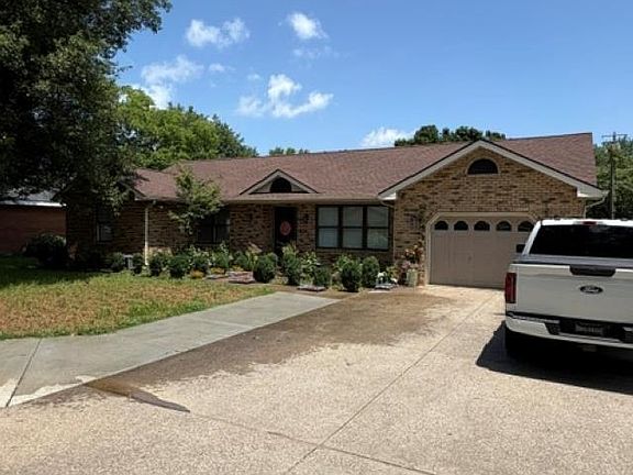 2nd image of 309 Harmony Ln