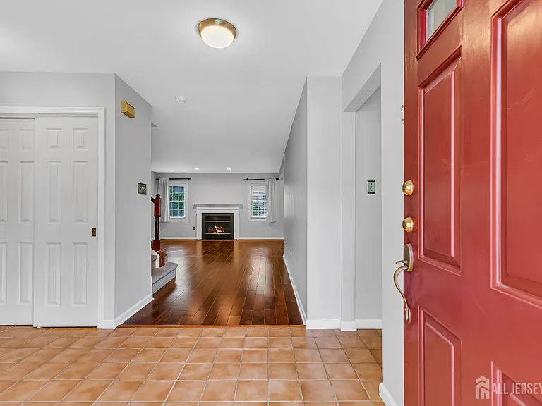 31 Fair Acres Ct — Photo 3
